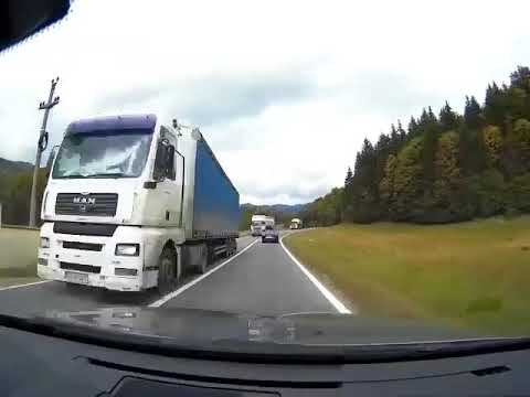 Depășire criminală pe DN1A, zona Cheia. Autor... PH 37SMN