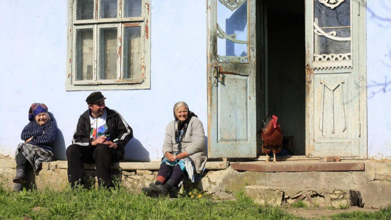 Cum a ajuns R. Moldova printre cele mai sărace state ale lumii, cu societate divizată