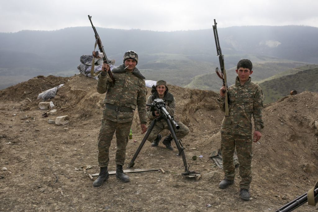 Conflictul din Nagorno-Karabakh a izbucnit și riscă să declanșeze un război