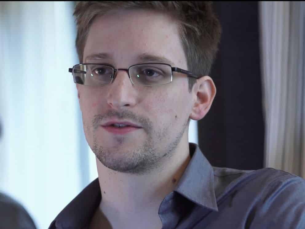 Rusia îi acordă rezidenţă permanentă lui Edward Snowden, fostul colaborator CIA care a expus secrete ale NSA