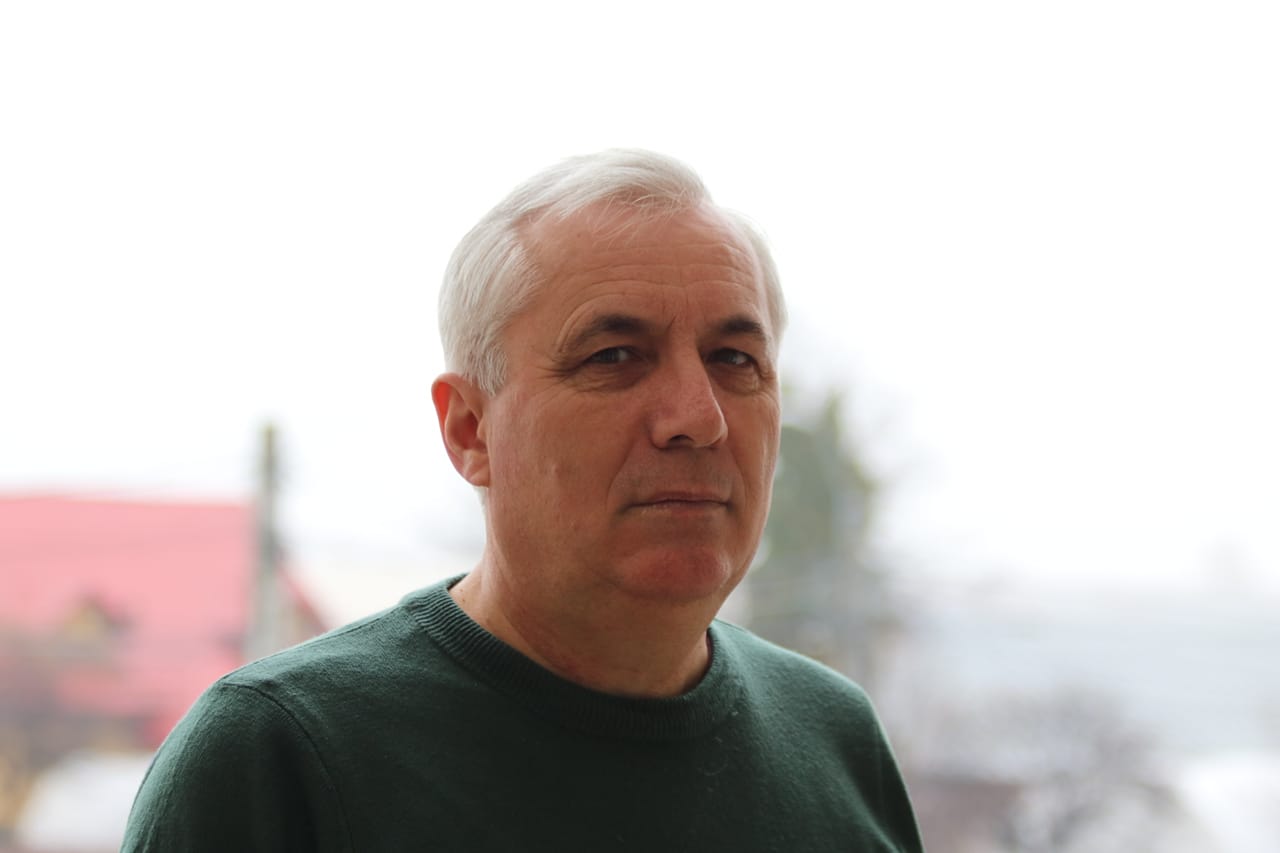 Politică și privilegii – CRITICII.RO