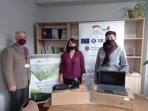 Agenția de Cooperare Internațională a Germaniei donează laptopuri și camere video unei universități din R. Moldova ~ InfoPrut