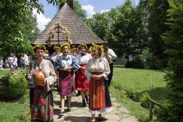Piese din colecția Muzeului Național de Etnografie și Istorie Naturală din R. Moldova, expuse la București ~ InfoPrut