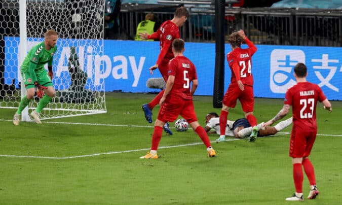 VIDEO – ANGLIA – DANEMARCA EURO2020 Penalty sau nu?? – 2SPORT.RO