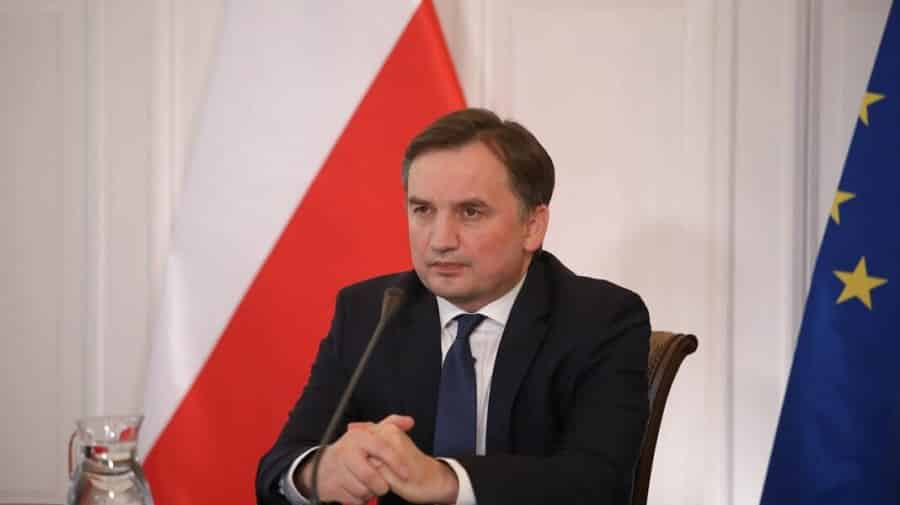 Polonia amenință că va ieși din UE dacă va mai fi șantajată de CJUE