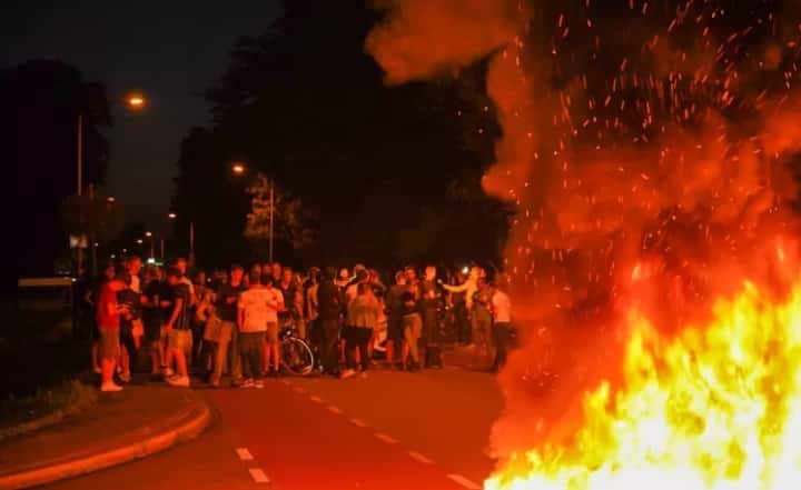 Protest în Olanda faţă de sosirea afganilor evacuaţi