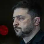 Atac rusesc la Zaporojie: 17 morți, trei copii, o femeie găsită vie în dărâmături