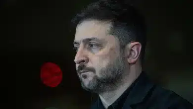 Atac rusesc la Zaporojie: 17 morți, trei copii, o femeie găsită vie în dărâmături