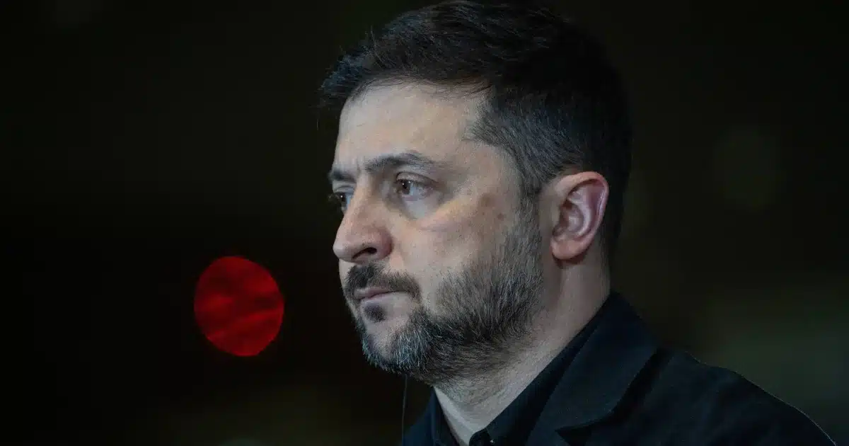 Atac rusesc la Zaporojie: 17 morți, trei copii, o femeie găsită vie în dărâmături
