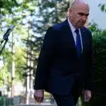 Bolojan îi demite prin decret pe liberalii care nu demisionează până la ora 12