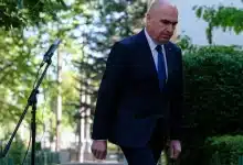 Bolojan îi demite prin decret pe liberalii care nu demisionează până la ora 12
