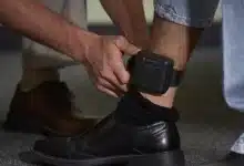 Cercetat în două dosare penale, adolescentul din Cluj și-a tăiat brățara electronică