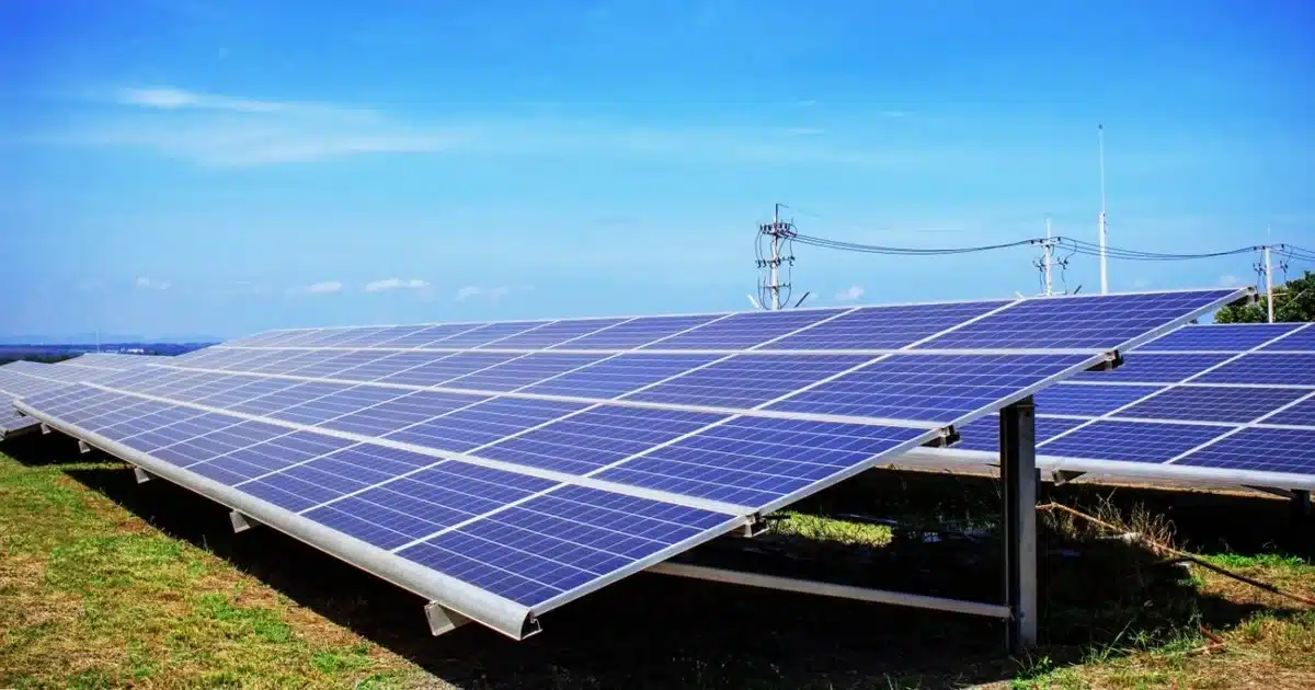 Controale la export pentru 12 tehnologii fotovoltaice chinezești: Europa riscă să rămână fără echipamente