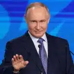 De la cancelaria Germaniei la Hyperglobus: Schroeder, invitat acasă de ziua lui Putin