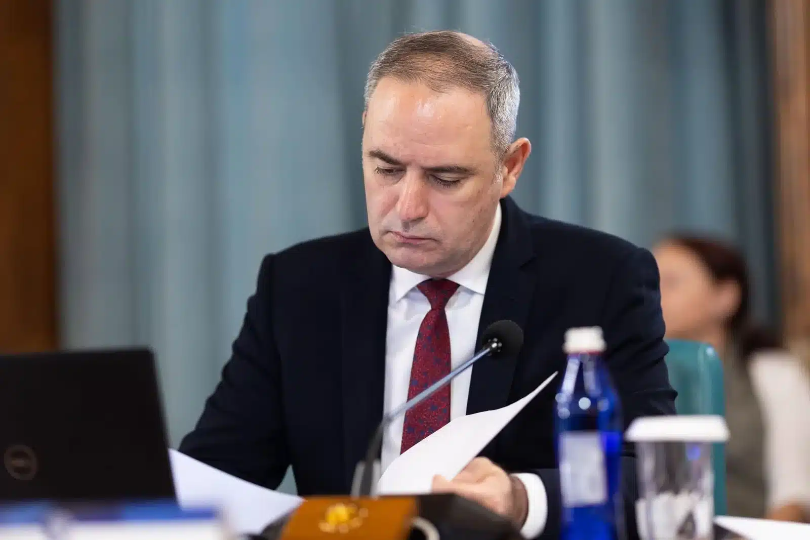 Fitch evaluează România în ianuarie: Nazare avertizează că un derapaj fiscal poate atrage reevaluări