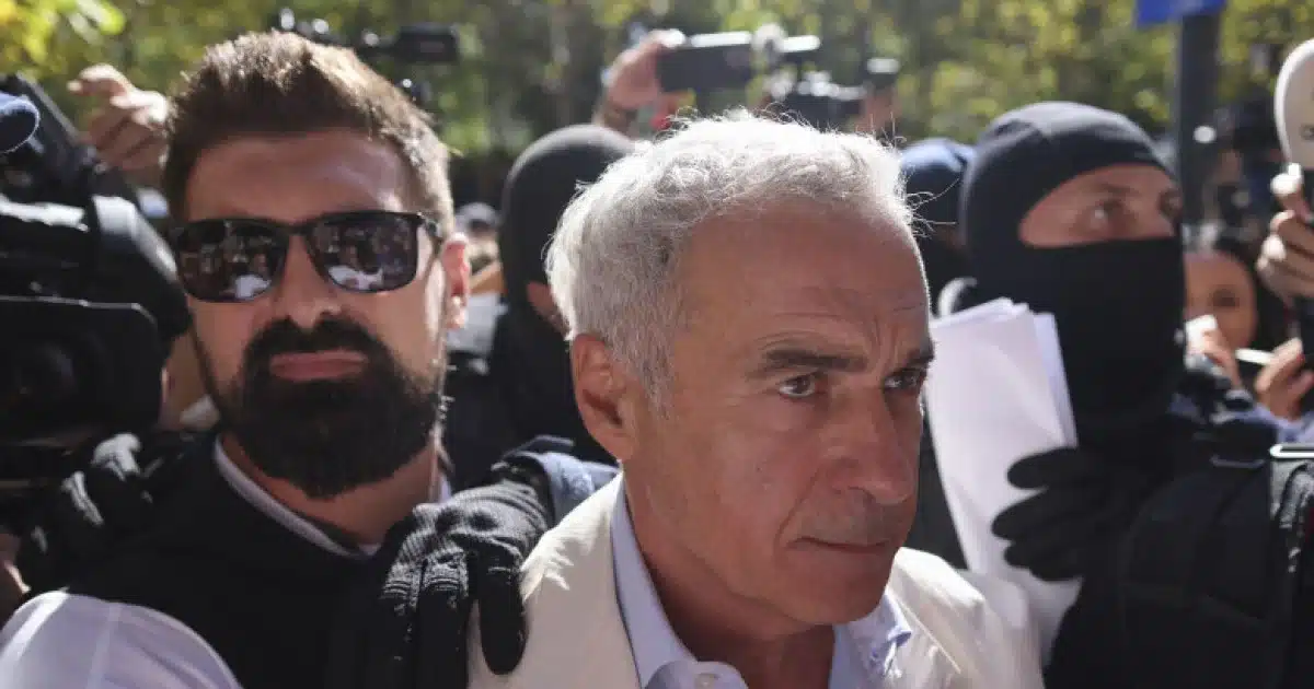Georgescu a avut luni să fugă din țară, judecătorul consideră arestul la domiciliu suficient