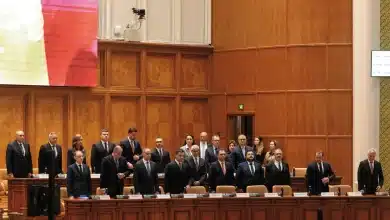Învestit cu 280 de voturi, guvernul Niculescu rămâne minoritar, cu 128 de parlamentari PSD