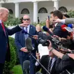 Legea Sherman în vizor: cinci televiziuni cercetate după boicotul transmisiunilor de la Casa Albă