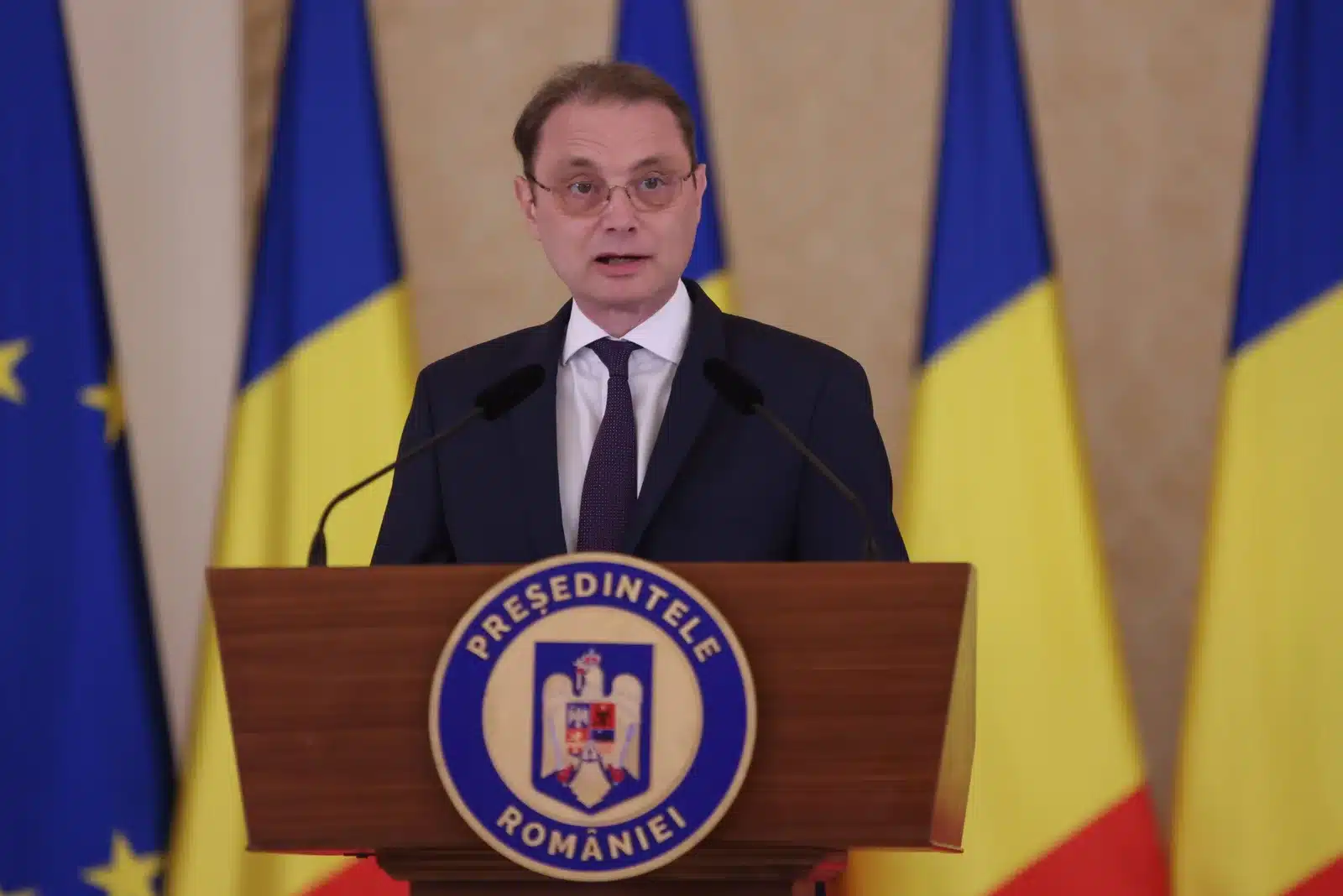 Pilonul II de pensii există și va exista, precizează miercuri Luca Niculescu