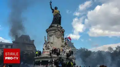 Poliția din Paris impune restricții de circulație după violențele din weekend